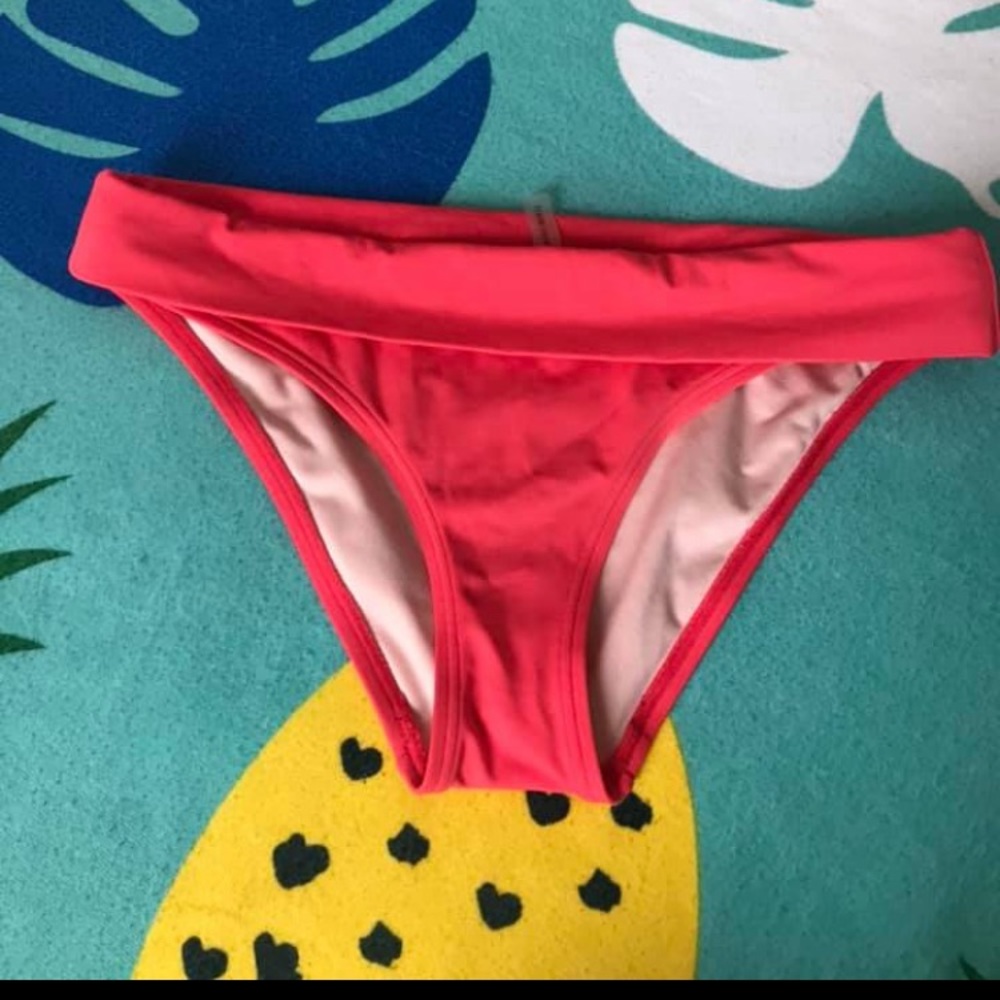 VS swimsuit bottoms
